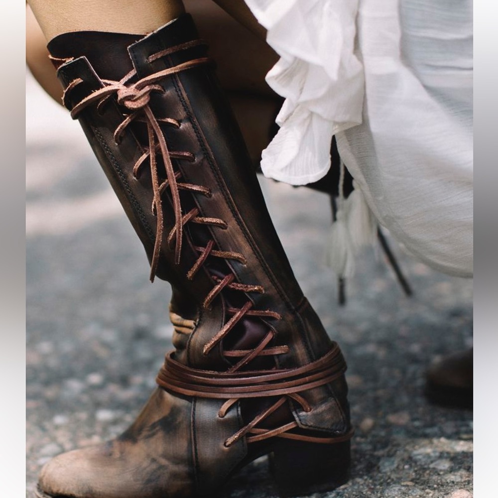 Freebird by Steven RARE Women Size 10 Cash Boots Distressed Leather Brow…